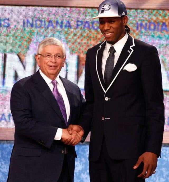 肋部球员折 肋部球员折