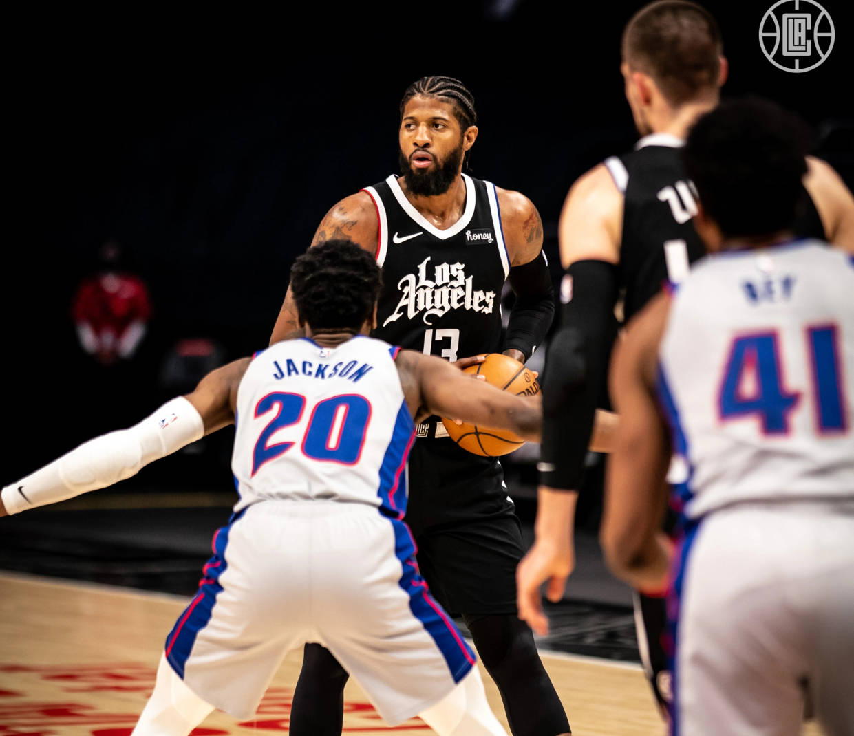 以高位手递 以高位手递