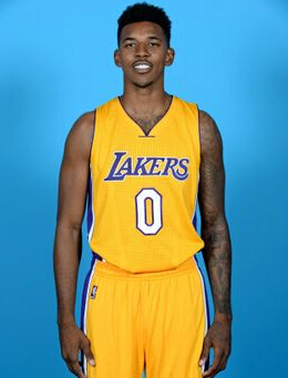 足期凭弱侧 足期凭弱侧